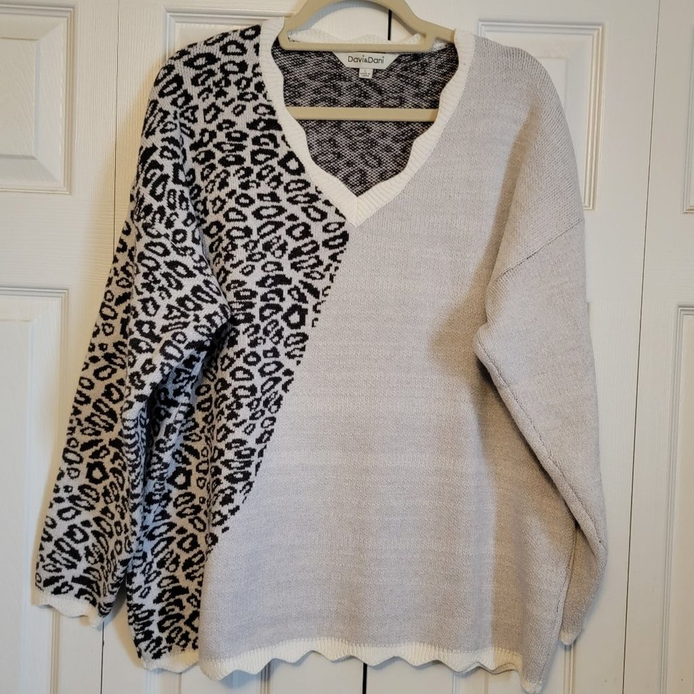 Davi & Dani Half & Half Sweater, size L   (01)